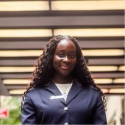 Praise Makinde headshot